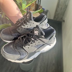 Nike Huarashes Black Women